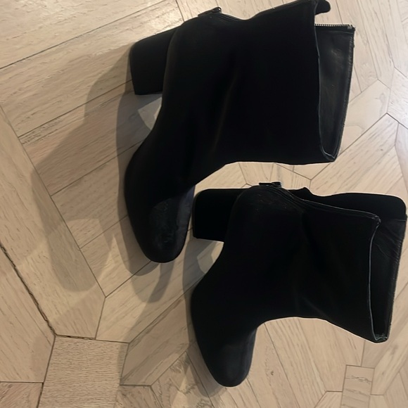 Free people velvet black boots. Like new! Worn maybe once. - Picture 2 of 3